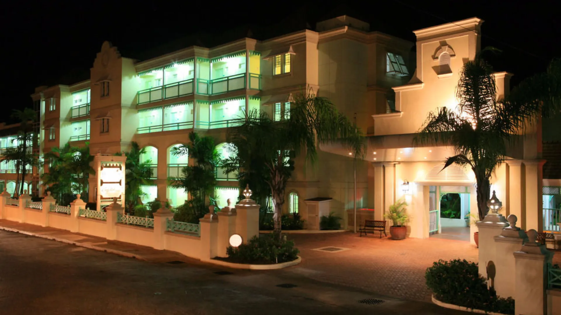 Blue Orchids Beach Hotel بريدج تاون